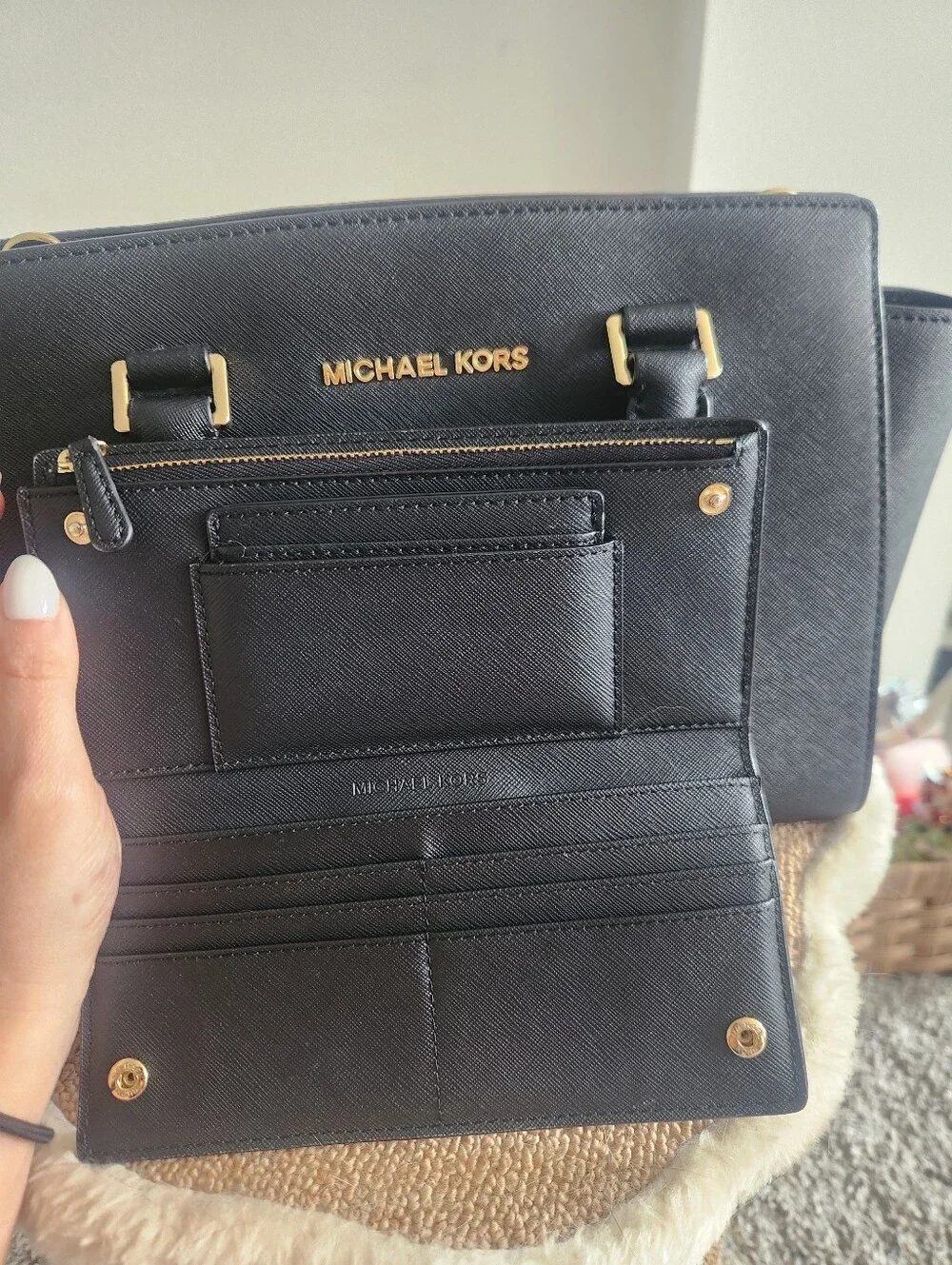 3 Piece Michael Kors Set - Picture 3 of 11